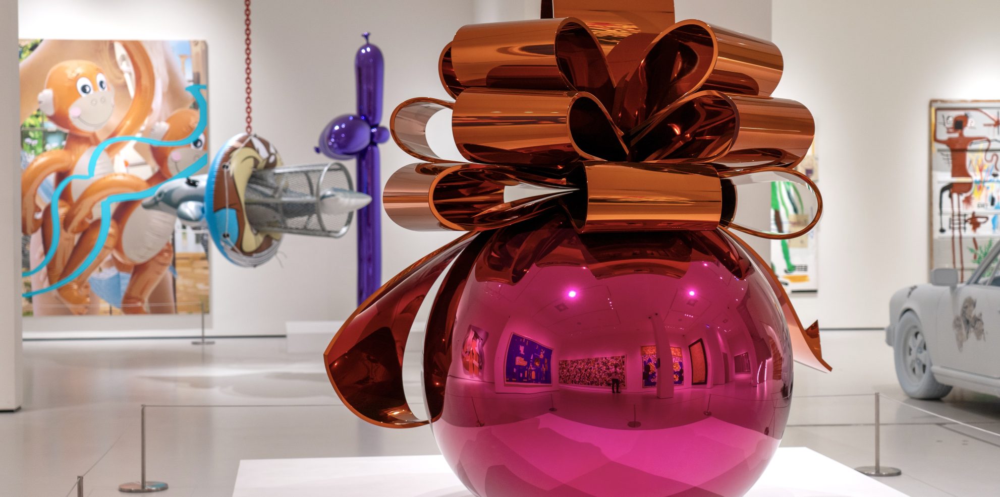 Jeff Koons in London | Discover Expressive Art at Moco Museum - London