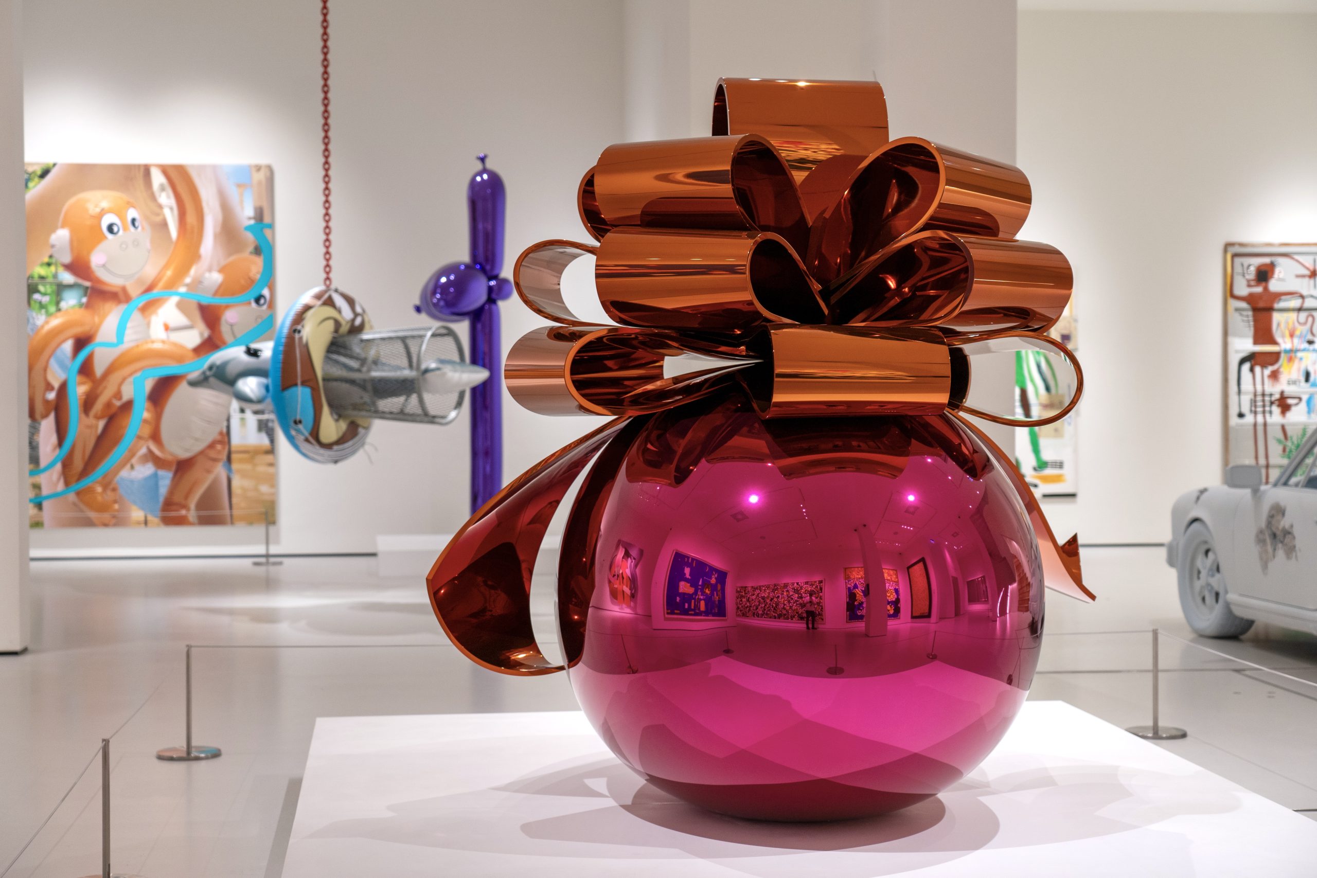 Jeff Koons in London | Discover Expressive Art at Moco Museum - London