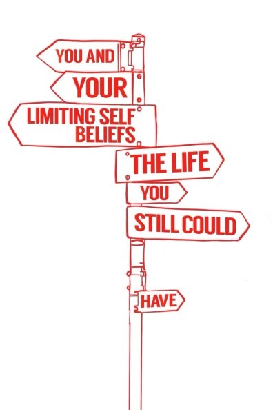 Rote Illustration eines Wegweisers mit Pfeilen und dem Text: “You and your limiting self beliefs. The life you still could have”; Kunstwerk von Robbie Williams im Moco Museum London.