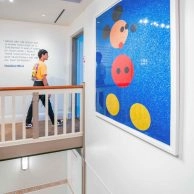 Groot kunstwerk van Takashi Murakami met Mickey Mouse in Moco Museum Amsterdam. Groot kunstwerk van Takashi Murakami met Mickey Mouse in Moco Museum Amsterdam.